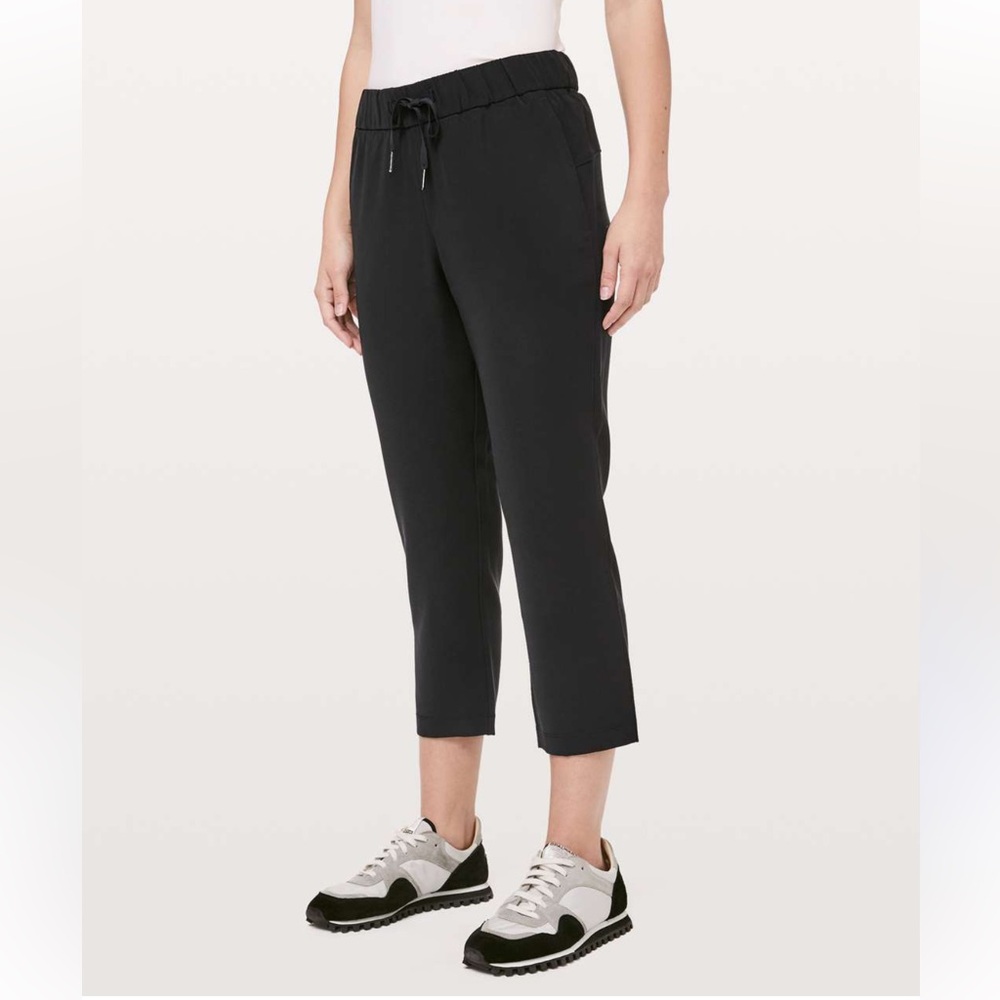 lululemon athletica Black Ankle Crop Pants
